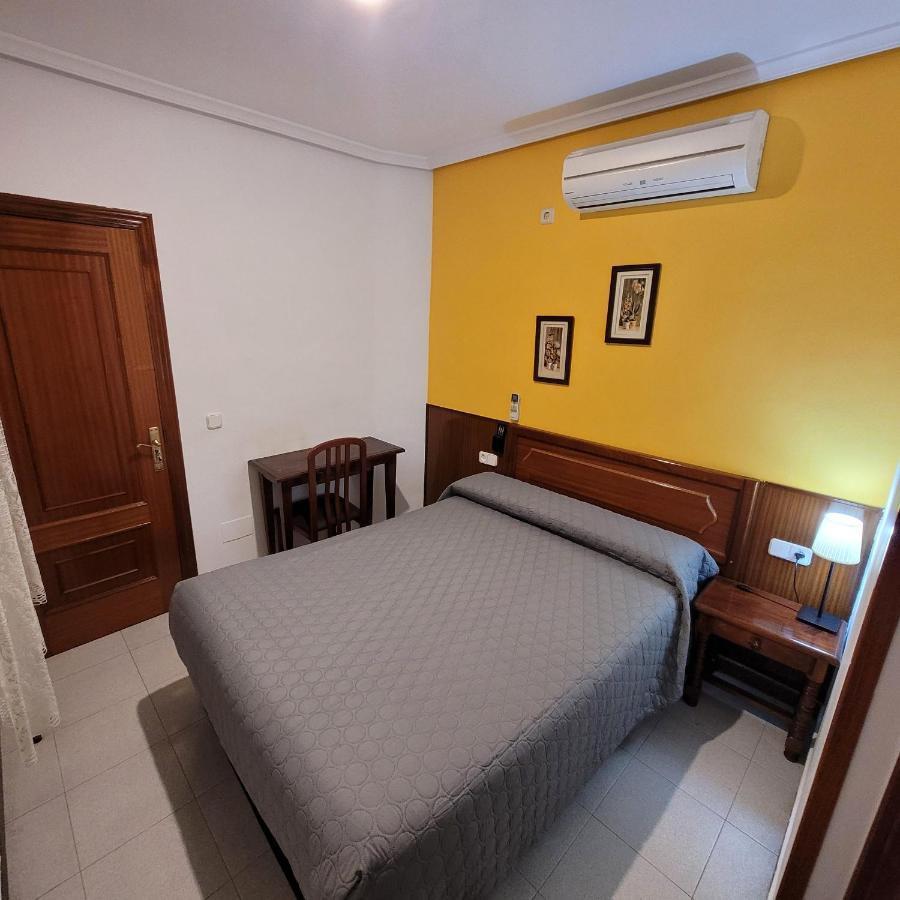 Hostal Pan America Madrid Buitenkant foto